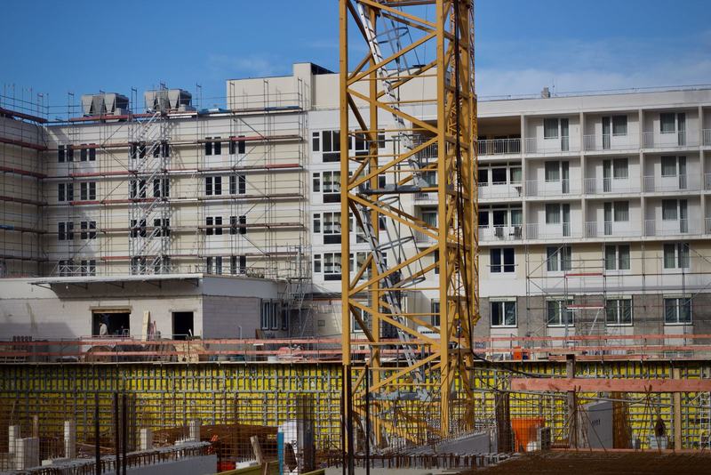 Tower crane over a public building under construction